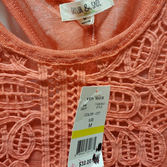 In mystery bundle NWT TAYLOR & SAGE lacy racerback high low tank top - Picture 2 of 3